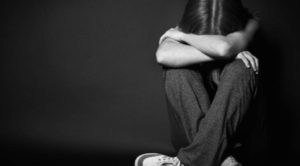 Artigos do Estatuto da Criança e do Adolescente garantem que é direito da criança e do adolescente o sigilo de dados e imagens.